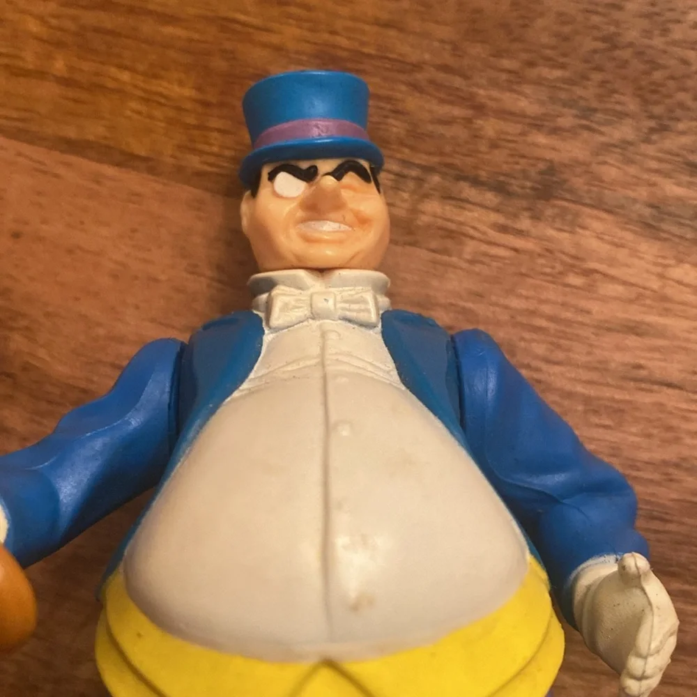 1984 Vintage Kenner Super Powers The Penguin Action Figure w/ Umprella Top - Picture 3 of 10